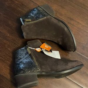 Sporto brown suede booties. Snake embossed